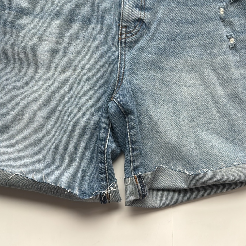 Kut from the Kloth Hailey Bermuda Shorts - Picture 13 of 15